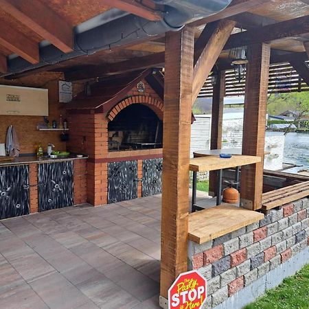 Am Una Lux House Bihac Bagian luar foto
